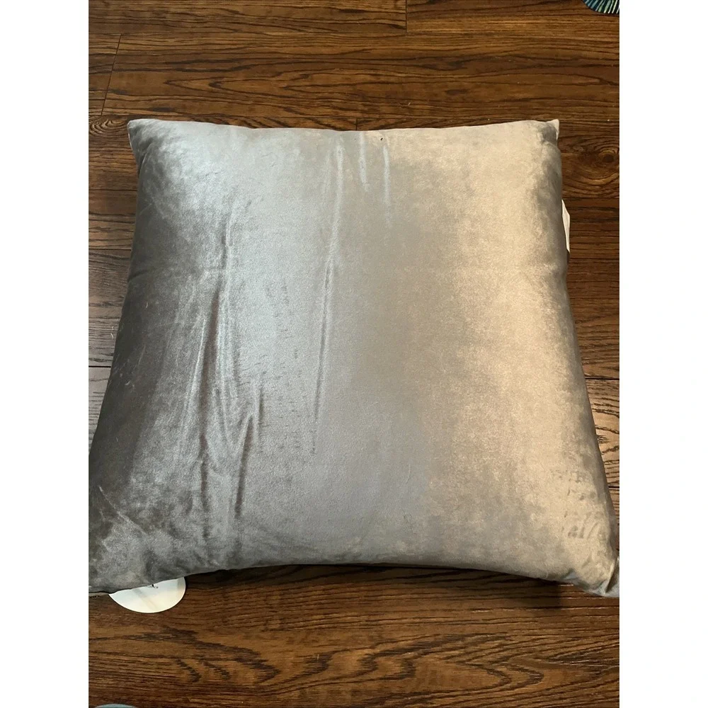 $125 MSRP Callisto Home Gold/Grey/White Geometric Metallic Accent Pillow 22x22